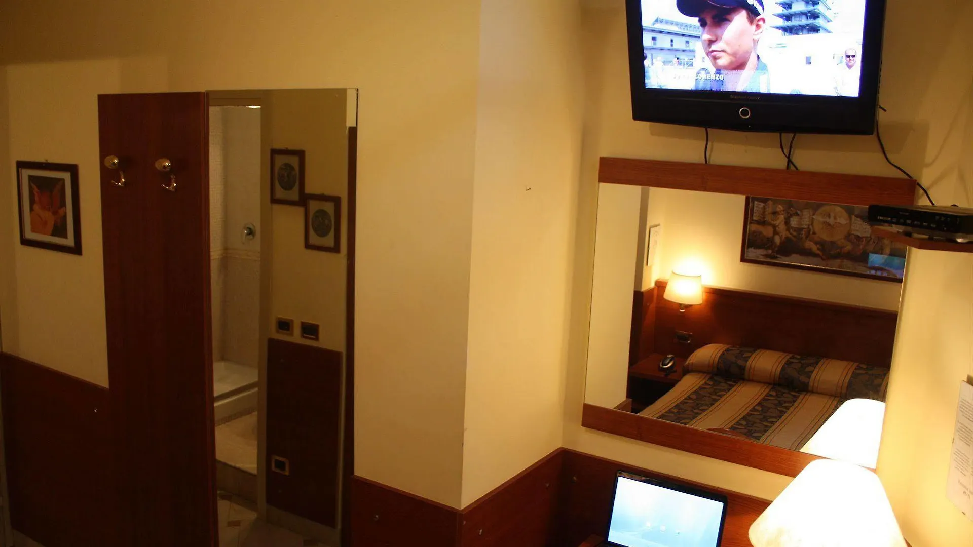Hotel Viennese Rome Italy